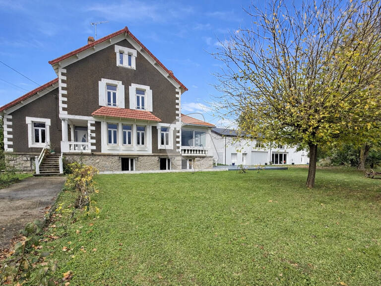 MAISON - 11 PIECES - 285M² - A VENDRE - NALLIERS — photo 1