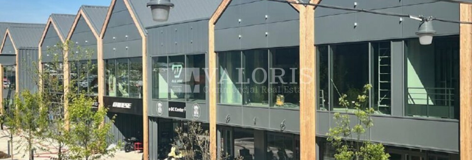 Commerce  587 m² à louer à Vénissieux (69200)