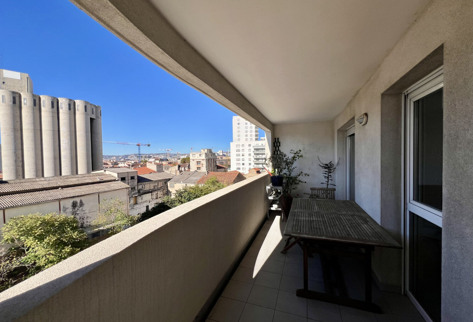 Marseille 3eme A vendre Appartement en étage, avec terrasse et Place de Parking — photo 1