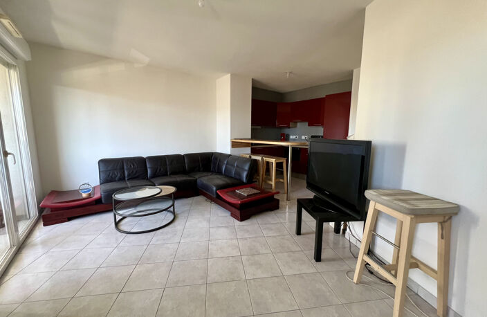 Marseille 3eme A vendre Appartement en étage, avec terrasse et Place de Parking — photo 2