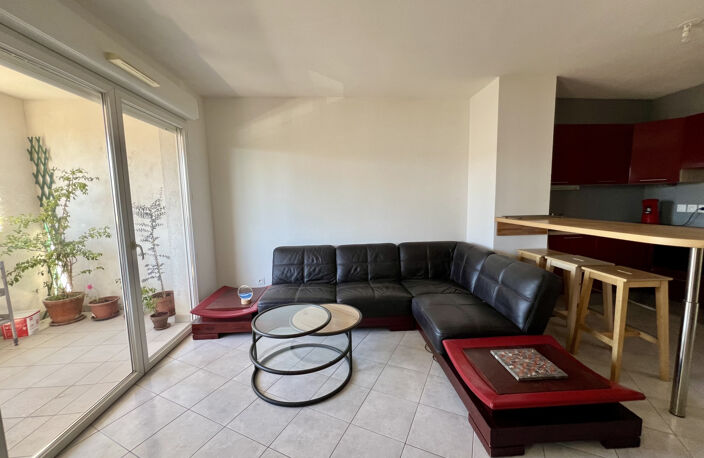 Marseille 3eme A vendre Appartement en étage, avec terrasse et Place de Parking — photo 4
