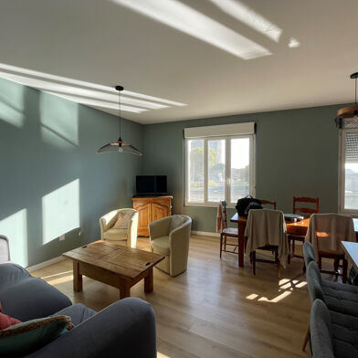 Appartement 3 pièces 830 €