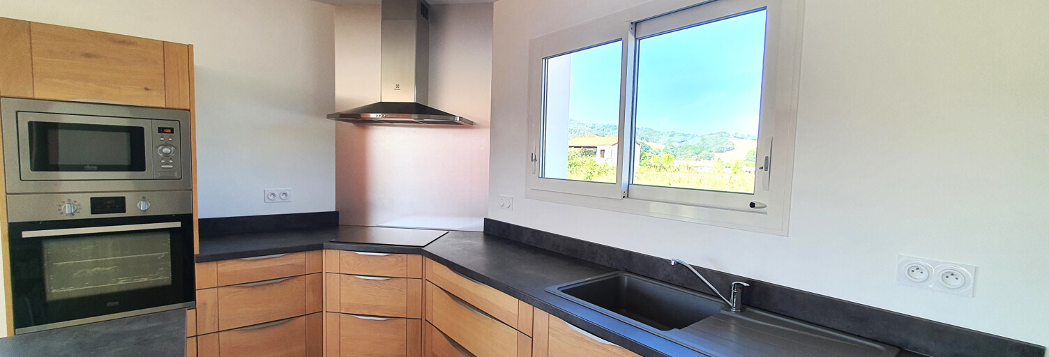 Maison 5 Pièces 102 m² à louer à Béhasque-Lapiste (64120)