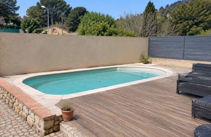 Maison de maçon de 150m² sur un terrain de 500 m² avec piscine — photo 3