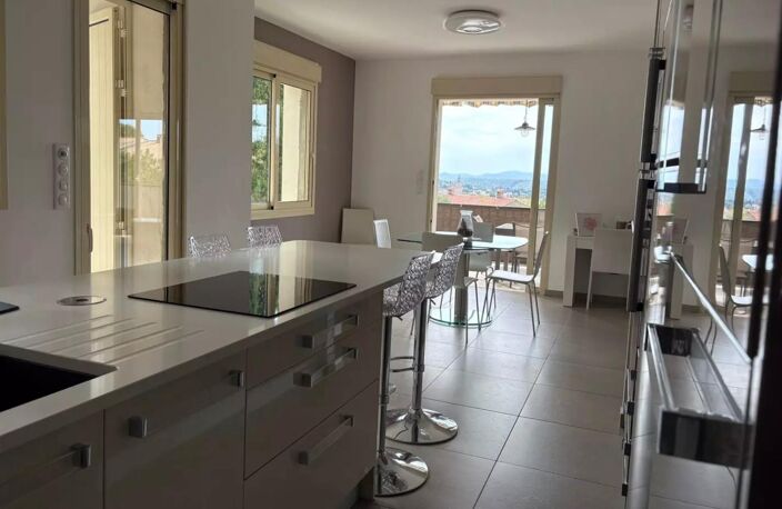 Maison de maçon de 150m² sur un terrain de 500 m² avec piscine — photo 4