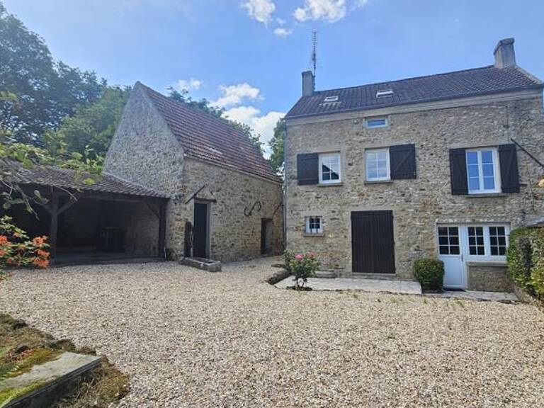 Maison en pierre de 7 pièces principales — photo 1