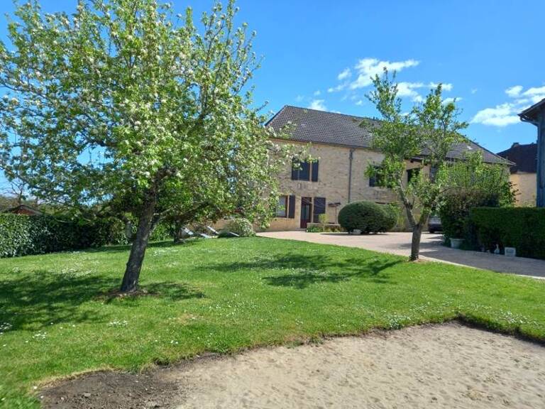 Maison en pierre de 7 pièces principales — photo 1