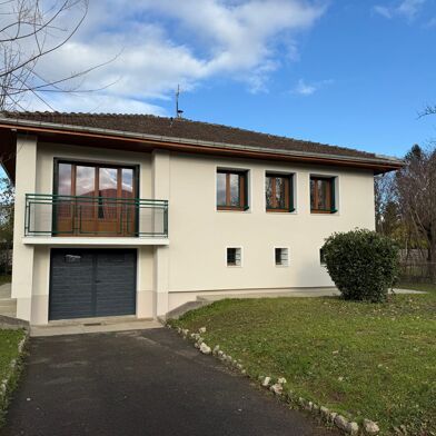 Maison 5 pièces 2300 €