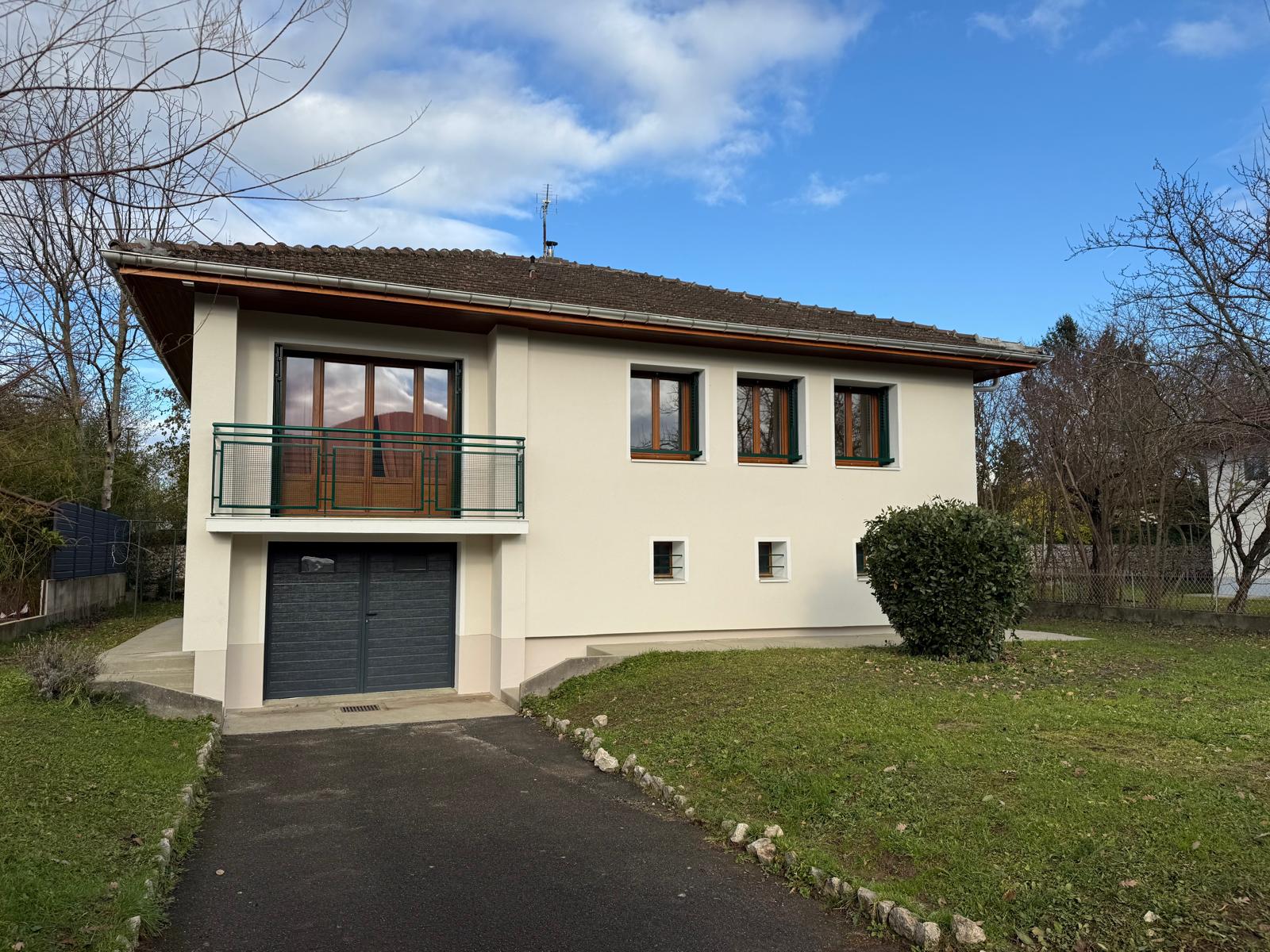 Villa / Maison  T5 à louer Gaillard 74240