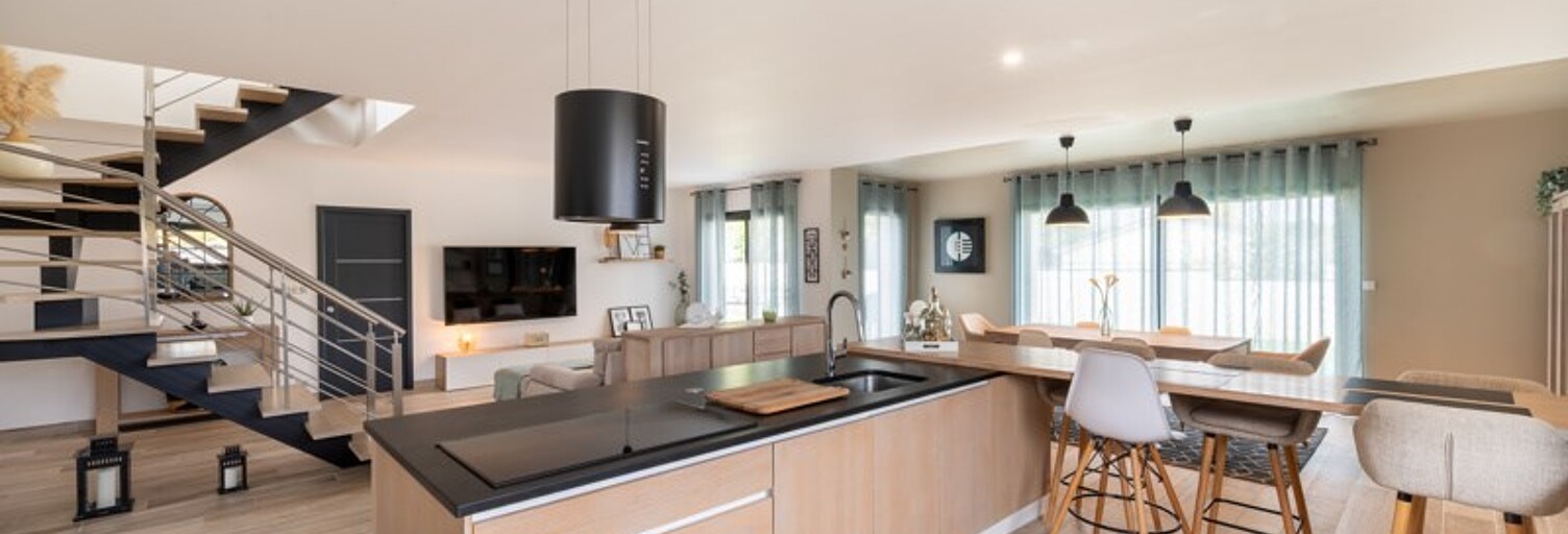 Maison 5 Pièces 168 m² à vendre à Saint-Médard-d'Eyrans (33650)