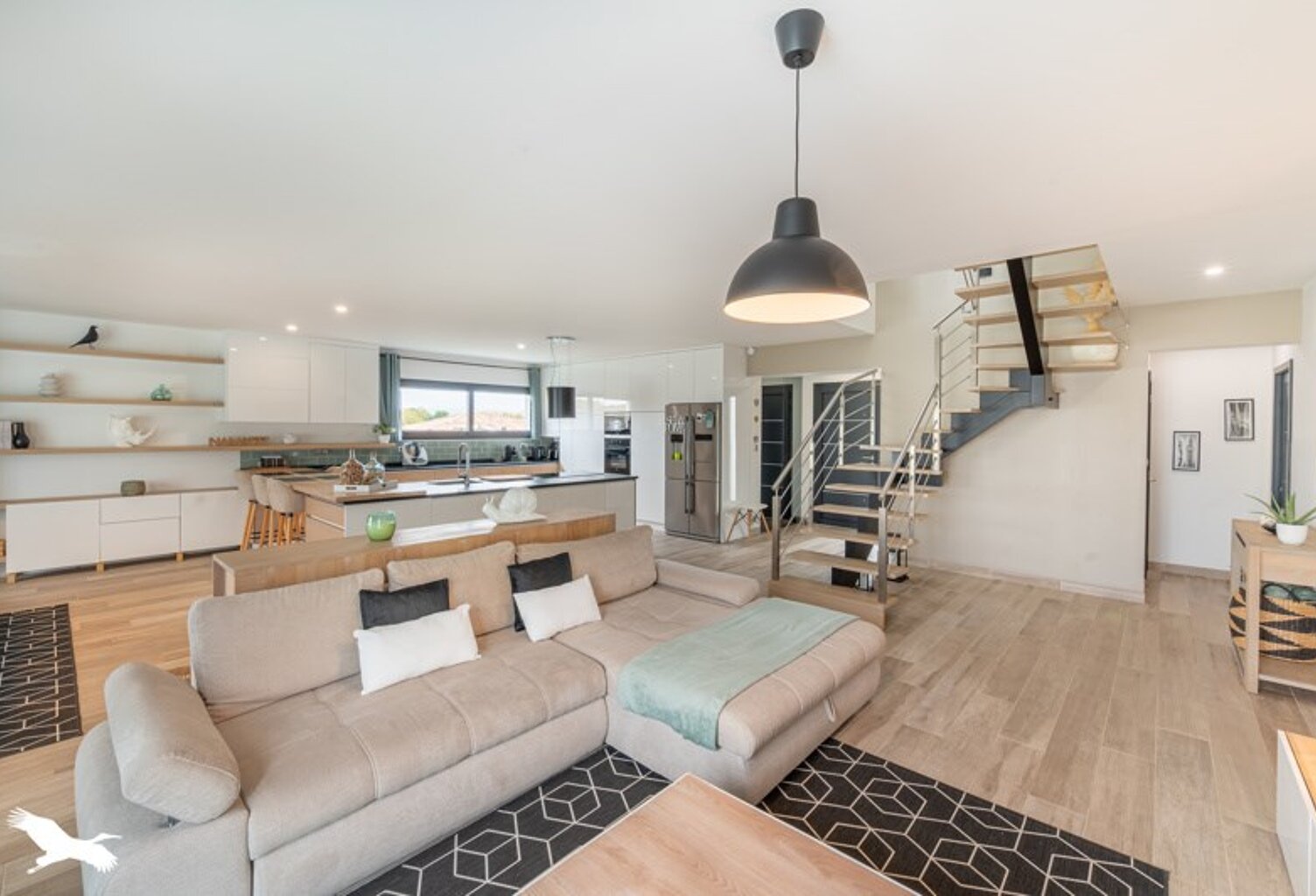 Contemporaine de 5 pièces principales — photo 1
