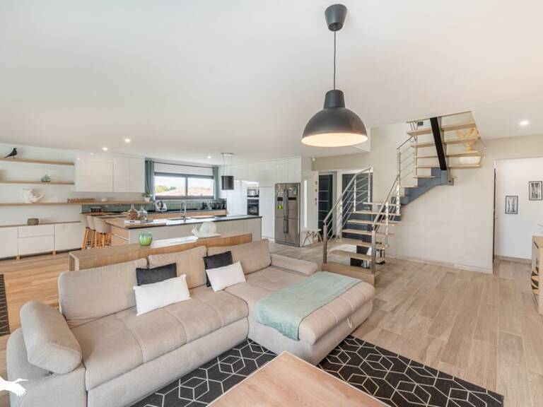 Contemporaine de 5 pièces principales — photo 1
