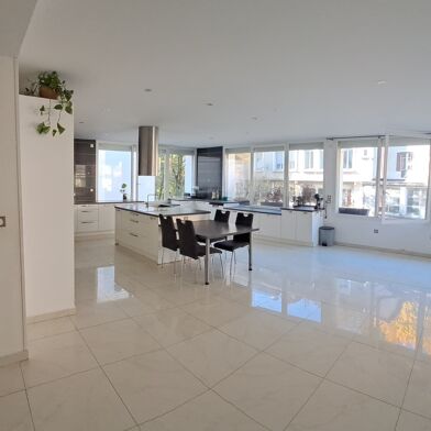 Appartement 8 pièces 380000 €