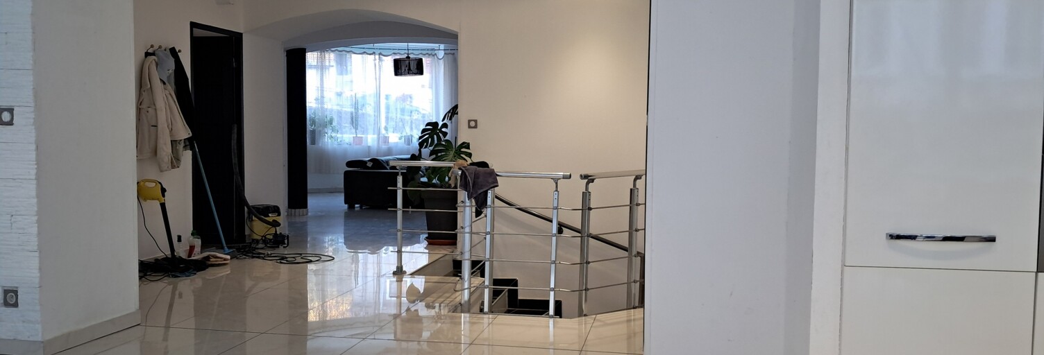 Appartement 8 Pièces 276 m² à vendre à Hauts de Bienne (39400)