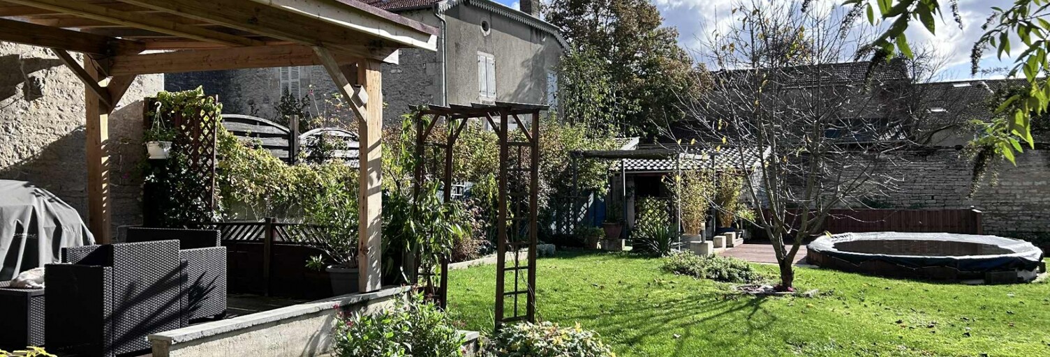 Maison 8 Pièces 263 m² à vendre à Poissons (52230)