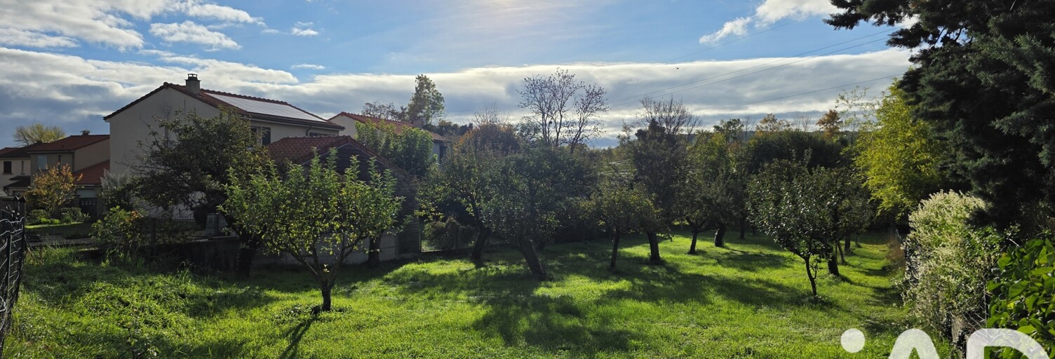 Terrain  1238 m² à vendre à Riom (63200)