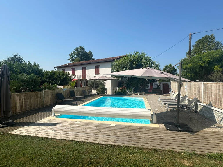 Authentique ferme rénovée avec gîte et dépendances — photo 1