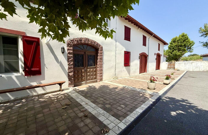 Authentique ferme rénovée avec gîte et dépendances — photo 2