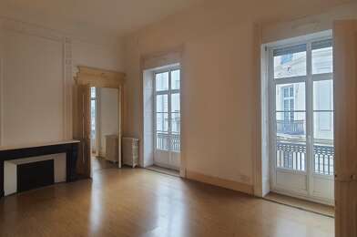 Bureau 10 pièces 1524 €