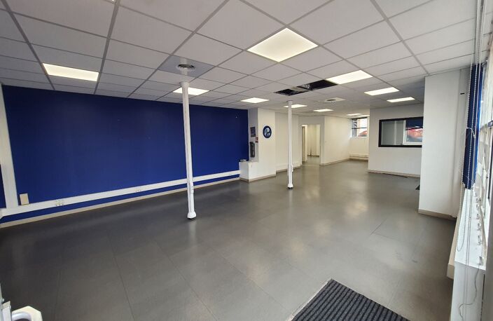 Local commercial — photo 2