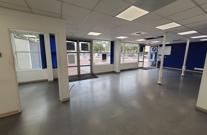 Local commercial — photo 3
