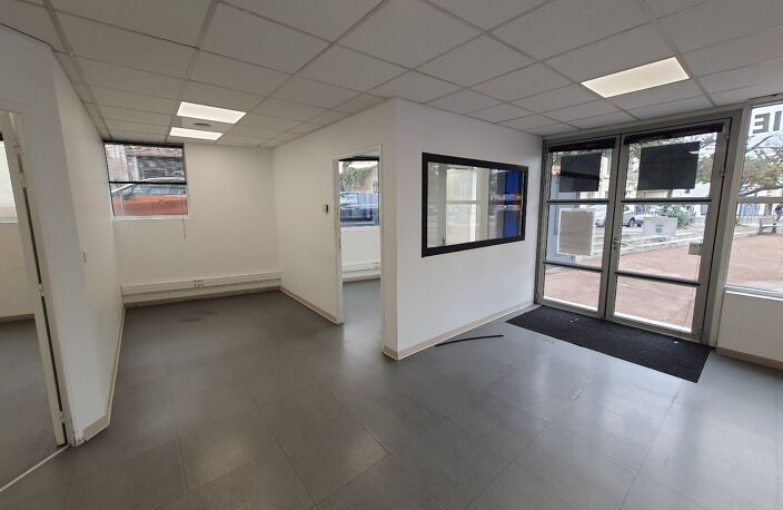 Local commercial — photo 4