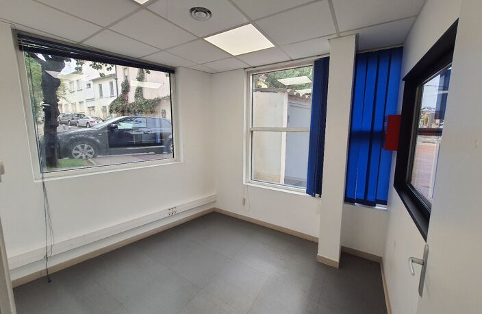 Local commercial — photo 5