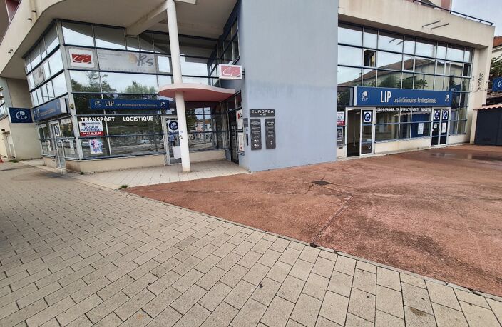 Local commercial — photo 2