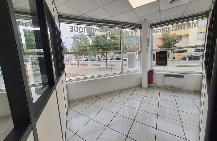 Local commercial — photo 4