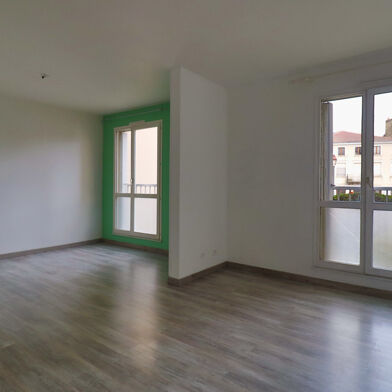 Appartement 3 pièces 690 €