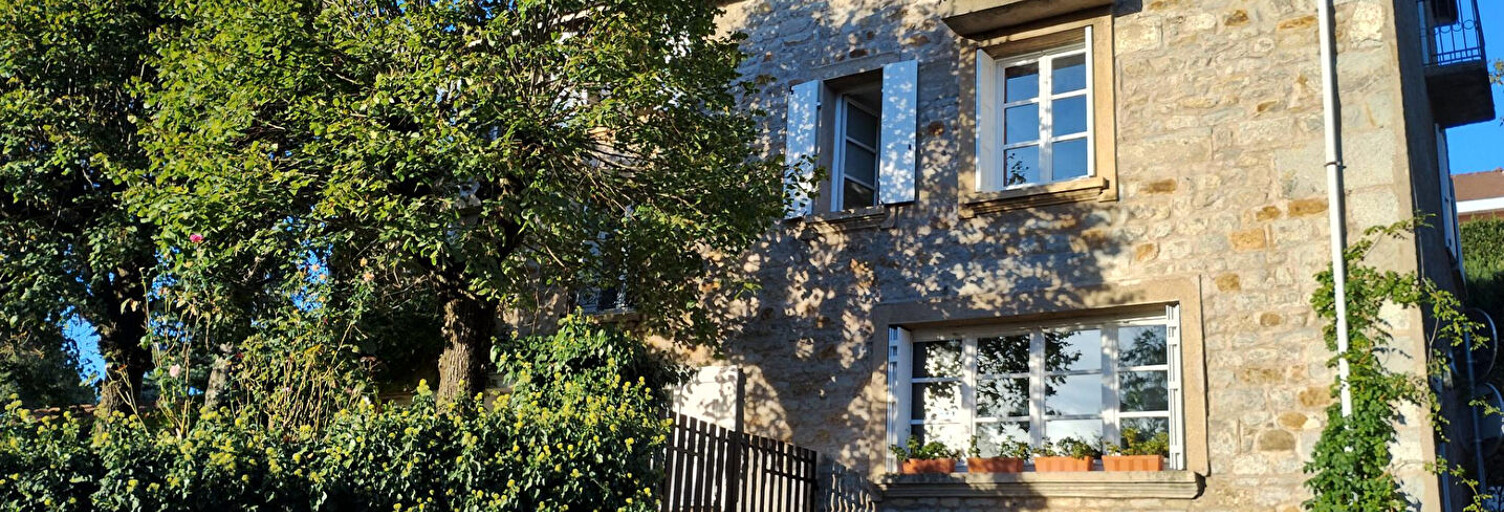 Maison 8 Pièces 210 m² à vendre à Saint-Priest-en-Jarez (42270)