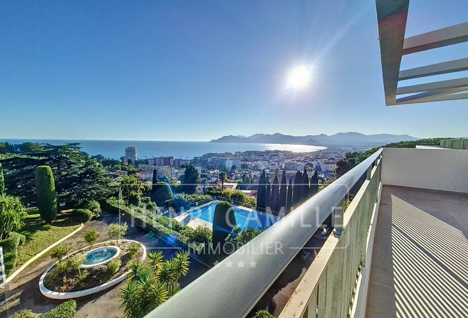 Cannes Dernier étage vue mer — photo 1