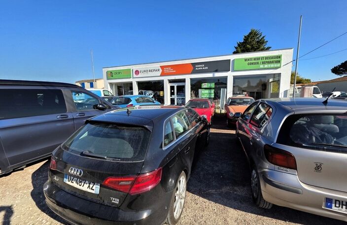 EXCLU CAPIFRANCE au  CHATEAU D'OLERON (17), A Vendre Murs & Fonds commerce garage mécanique autos renommée — photo 2