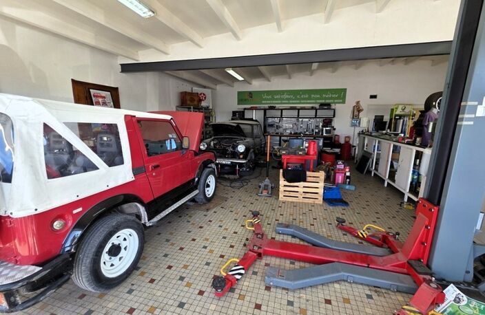 EXCLU CAPIFRANCE au  CHATEAU D'OLERON (17), A Vendre Murs & Fonds commerce garage mécanique autos renommée — photo 5