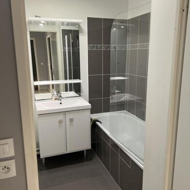 Appartement 3 pièces 1300 €