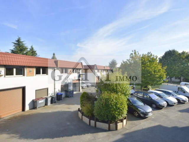 Entrepôt & bureaux 456 m² — photo du bien