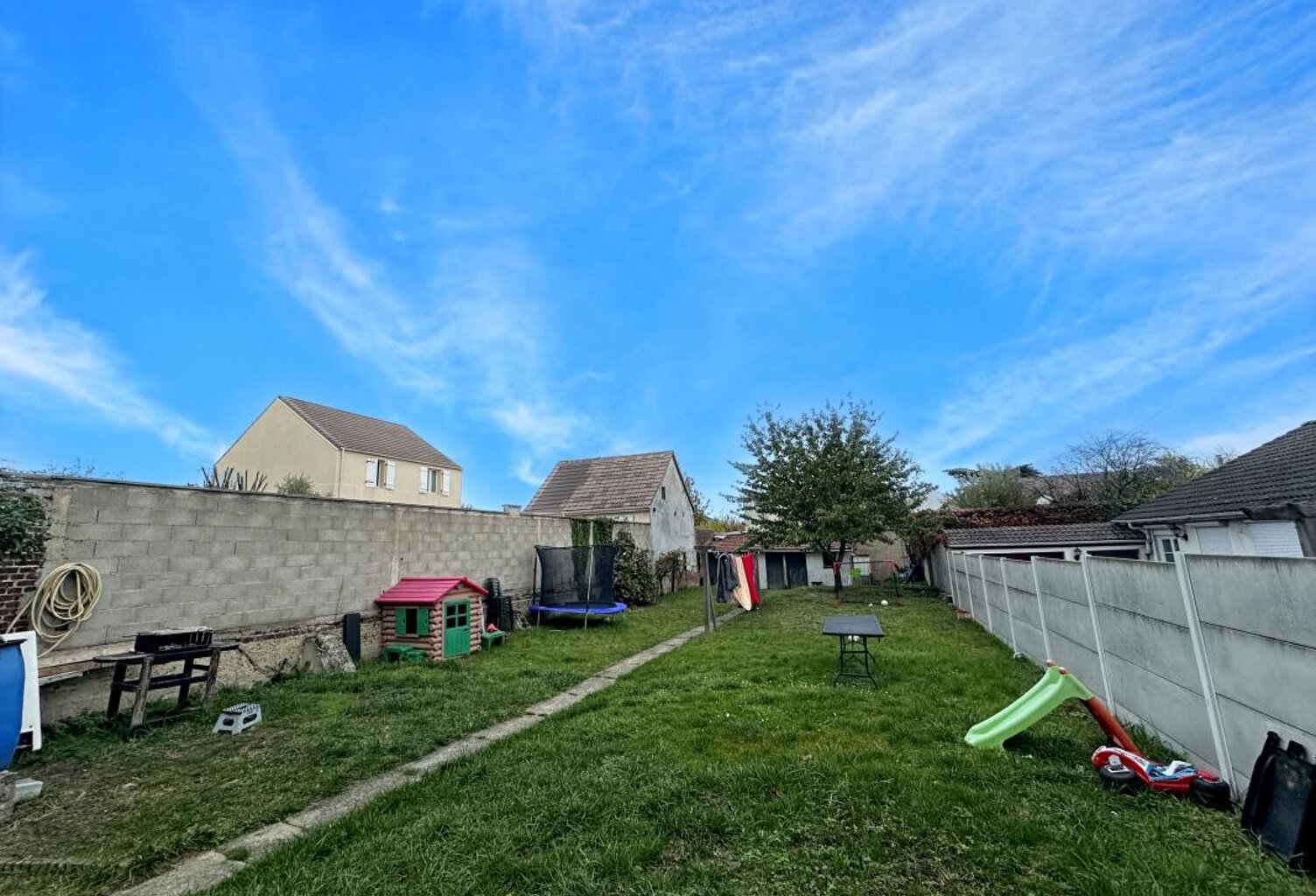 Terrain à bâtir 252m², viabilisé, purgé, construction 117m² LC+ sous sol — photo 1