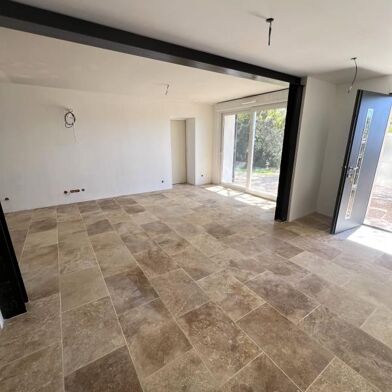 Appartement 4 pièces 276842 €