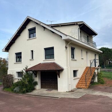 Maison 6 pièces 2500 €