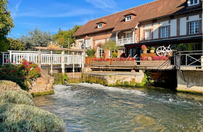 Authentique moulin de caractère de 550m² avec ses dépendances à 100km de Paris — photo 2
