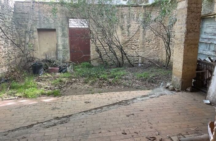 Maison Remoulins en RDC+1 composée de 7 pièce(s) 120 m2 avec jardin piscinable et cour — photo 4