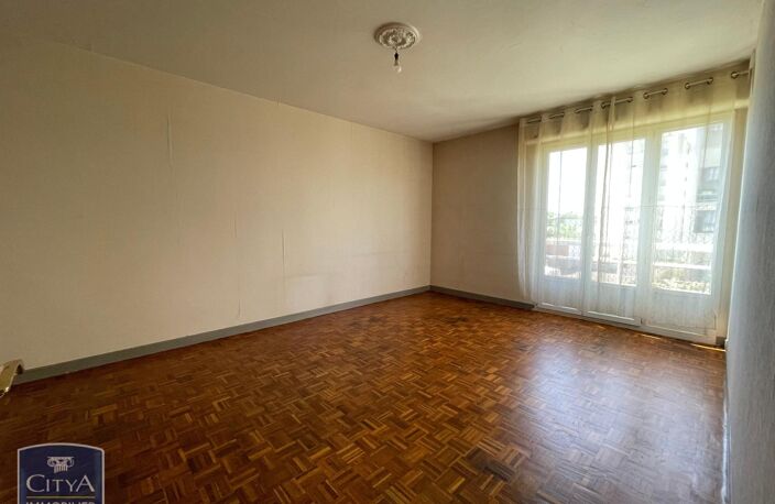 Vente appartement 2 pièces 48 m² Châteauroux (36000) — photo 2