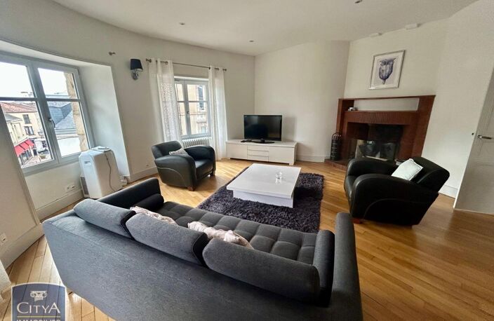 Location appartement 4 pièces 135 m² à Cholet (49300) — photo 2