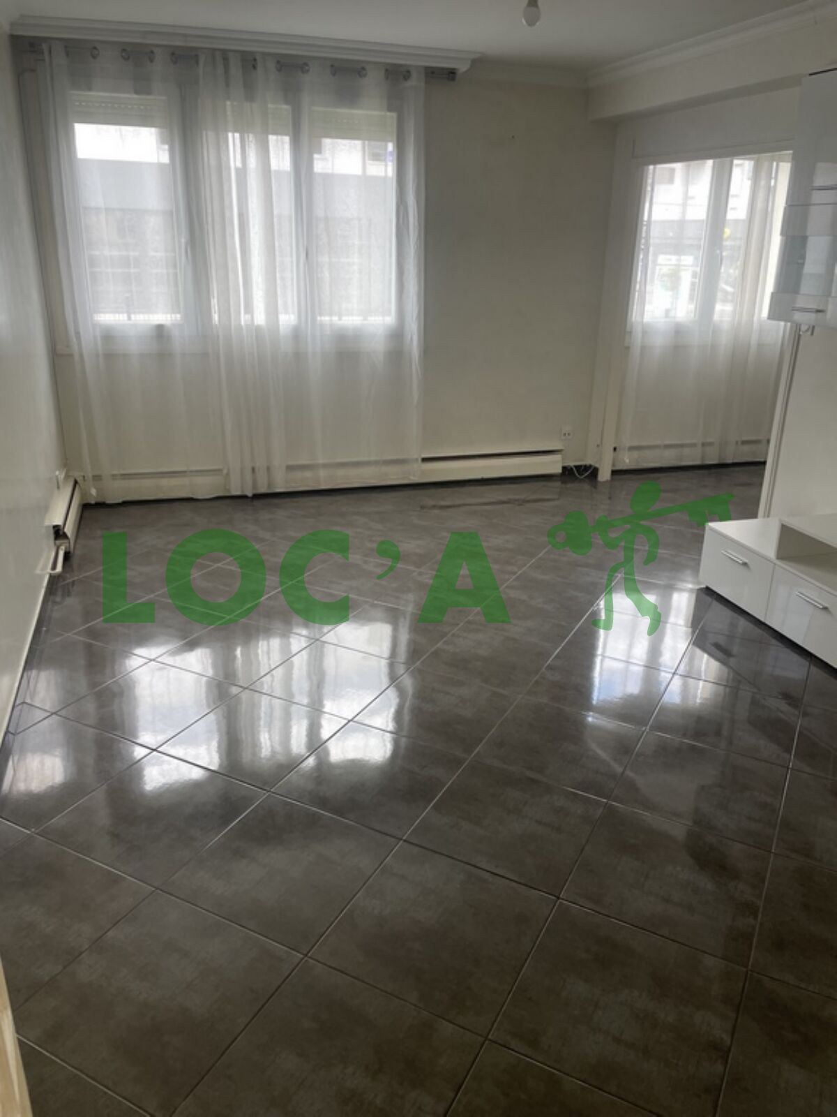 Location T4 76 m² à Chenôve 950 ¤ CC /mois