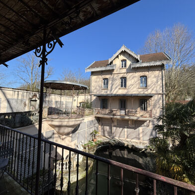 Maison 10 pièces 2500 €