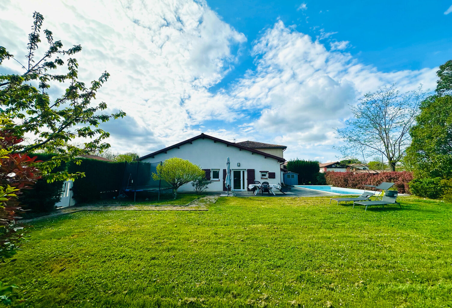 MAISON FAMILIALE T5 GARAGE JARDIN PISCINE — photo 1