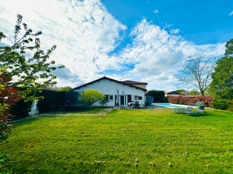MAISON FAMILIALE T5 GARAGE JARDIN PISCINE — photo 1