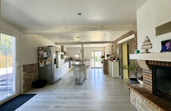 MAISON FAMILIALE T5 GARAGE JARDIN PISCINE — photo 3