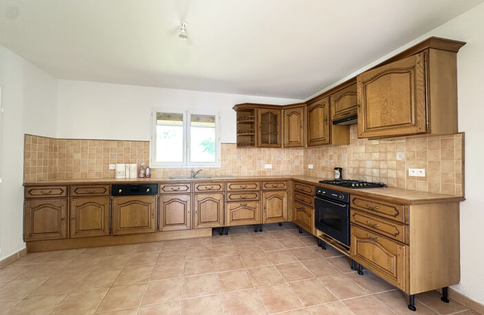 MAISON T4 SOUS-SOL GRAND JARDIN VUE PYRENEES — photo 3