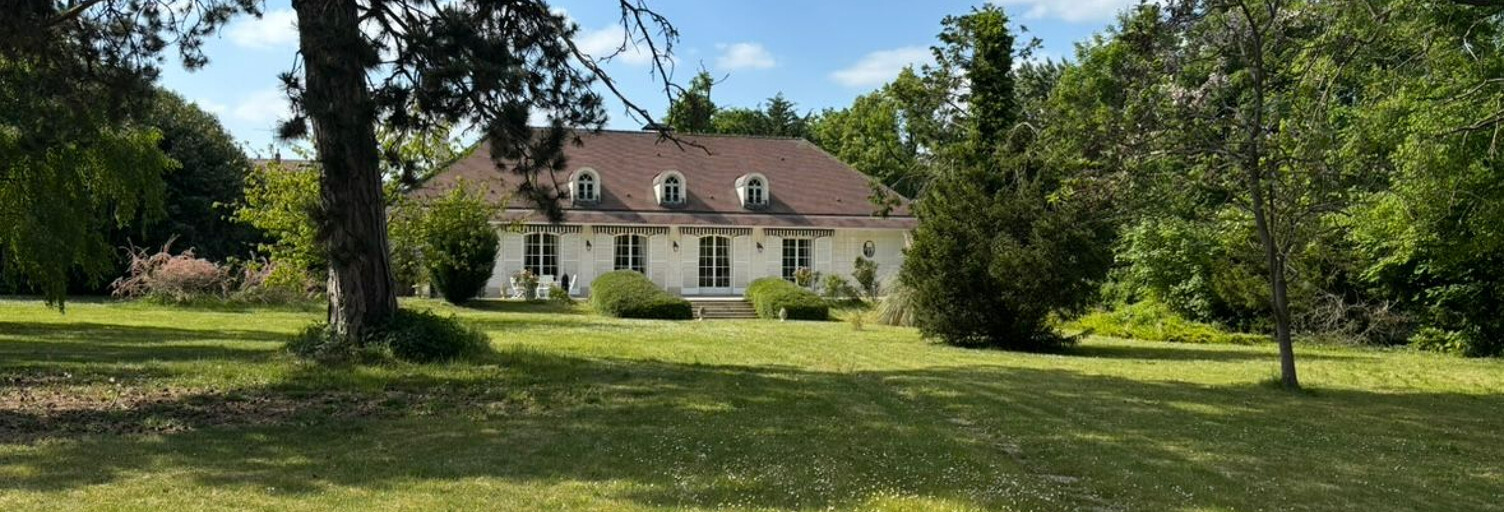 Maison 9 Pièces 276 m² à louer à Chantilly (60500)